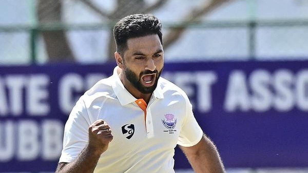 WATCH: Auqib Nabi removes Kuldeep Yadav to claim maiden County Championship wicket