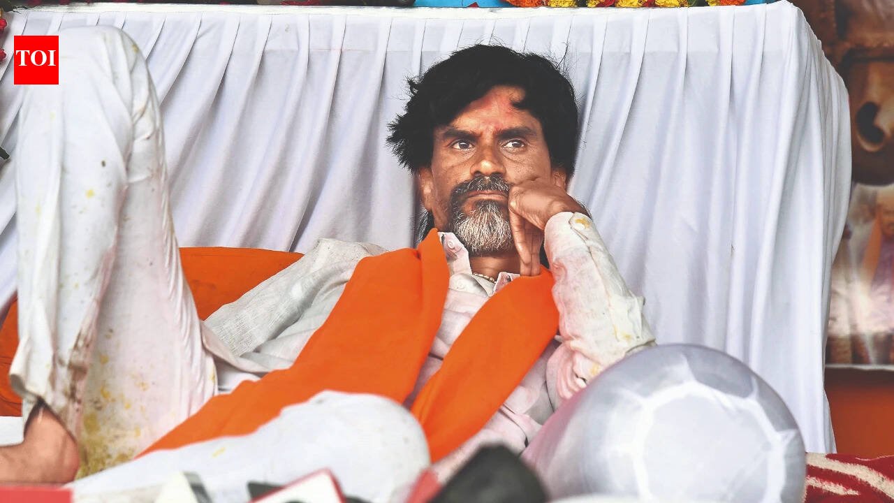 Maratha activist Jarange Patil calls off 20-day fast, gives govt 3 months to consider demands | India News