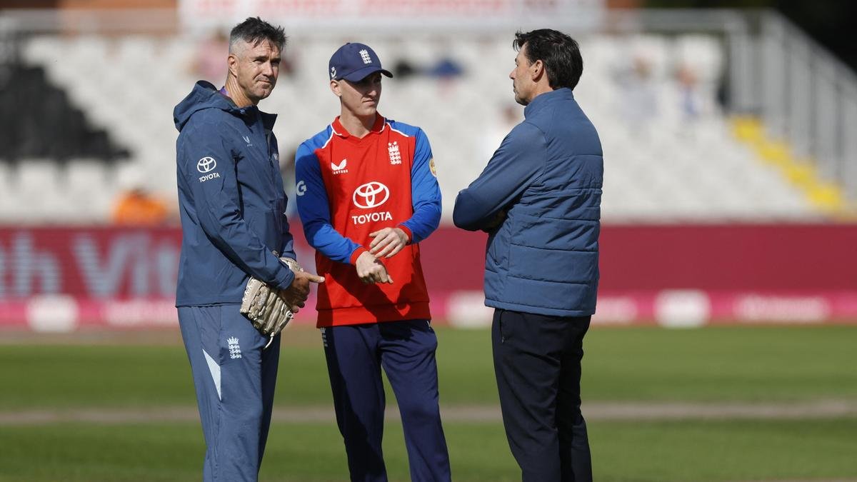 England vs Sri Lanka 3rd T20I Live Score: SL 30/1 after ENG opts to bowl first