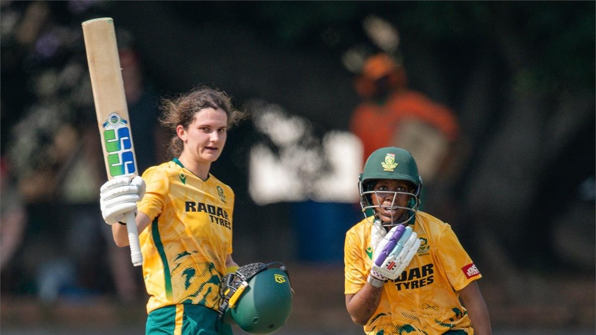 Laura Wolvaardt equals Smriti Mandhana for most international hundreds