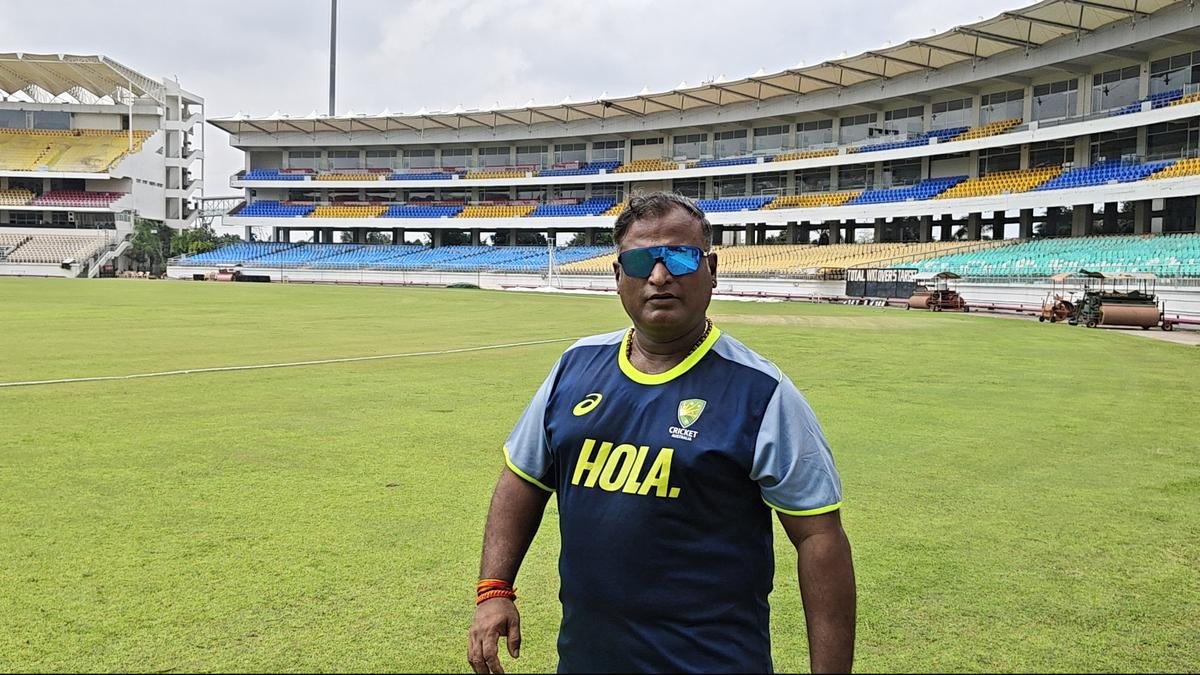 Ramesh Powar lends Australia U-19 spinners a hand
