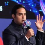 आकाश अंबानी का कहना है कि जियो का आईपीओ भारतीय पूंजी बाजार के लिए एक मील का पत्थर है लोग