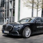 Feds want robotaxis to signal ‘I’m driving’ with cyan-colored lights
