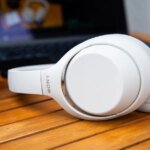 The Sony WH-1000XM4C bring back a beloved headphone design