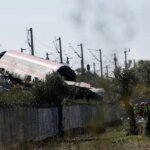 स्पेन ट्रेन दुर्घटना लाइव अपडेट: अधिकारियों का कहना है कि हाई-स्पीड ट्रेन टक्कर में कम से कम 68 लोग मारे गए