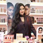 कैटरीना कैफ ने यूके में के ब्यूटी के पहले वर्ष को चिह्नित किया: “हमने हमेशा अपने हर काम के केंद्र में दक्षिण एशियाई त्वचा टोन और सौंदर्य आवश्यकताओं के साथ उत्पाद बनाए हैं”: बॉलीवुड समाचार