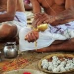 पितृ पक्ष में पूर्वजों का पिंडदान करना क्यों होता है जरूरी? जान लीजिए इसकी सही विधि और धार्मिक महत्व