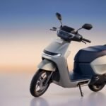 200 KM रेंज, मेटल बॉडी…कीमत कीमत ₹99,999! ओला, टीवीएस और बजाज का मार्केट खाएगा ये इलेक्ट्रिक ऑफर? बन रहा मिडिल क्लास की पहली पसंद