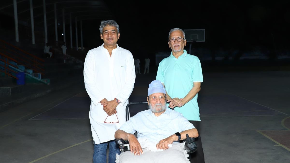 I watched Ajay Jadeja return to Gurcharan Singh, and saw what a Guru means