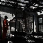 इलेक्ट्रिकल इंस्पेक्टरेट का कहना है कि कोडर हाउस में आग बगल की इमारत में लगी हो सकती है