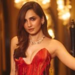 वेदिका पिंटो ने लाल और काले राहुल मिश्रा गाउन में गर्मी बढ़ाई: बॉलीवुड समाचार