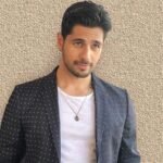 सिद्धार्थ मल्होत्रा ने पैर की चोट से उबरने की दिनचर्या की झलक साझा की, आइस थेरेपी की ओर रुख किया: बॉलीवुड समाचार