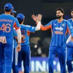 भारत के गेंदबाज़ इसे घुमाते हैं और कैसे