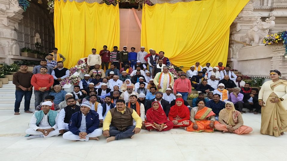 राम दरबार में 350 मुस्लिम श्रद्धालु: नम आंखों से लिया श्रीराम का नाम, लखनऊ से अयोध्या तक पैदल यात्रा – मुस्लिम राष्ट्रीय मंच के 350 श्रद्धालु पहुंचे राम मंदिर