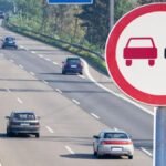 Overtaking Tips: Do not make this mistake while overtaking, see the result of carelessness in the video.