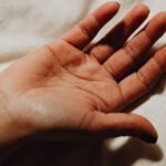 हथेली में मंगल पर्वत खोलता है साहस और शक्ति के राज, जानें किस स्थान से पता चलते हैं व्यक्ति के गुण!