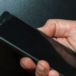 Should the phone be kept upside down or straight, 90% people make this mistake, then the camera lens gets ruined.